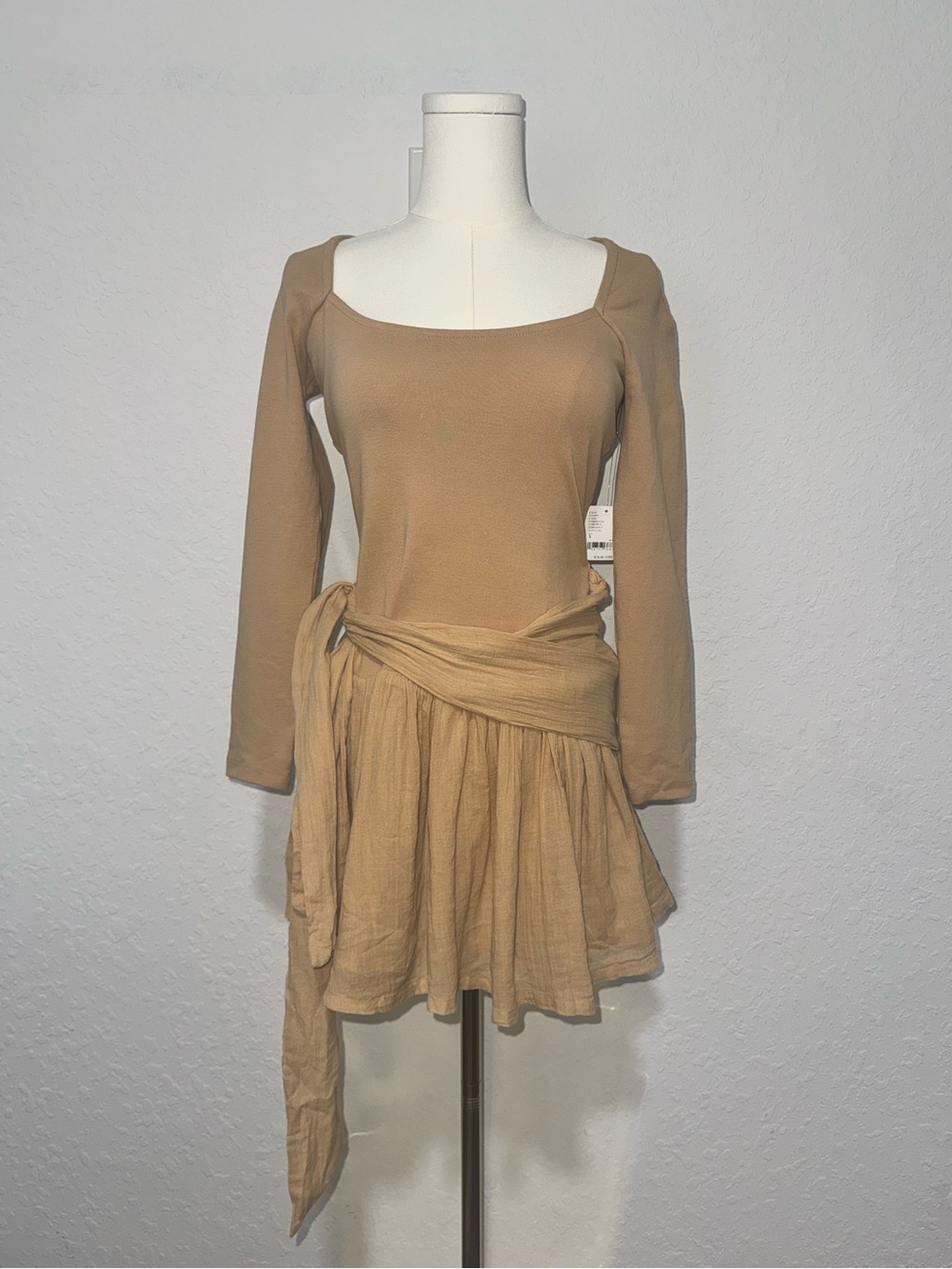 NWT🔖 Free People Wrap Mini Dress 
🤎most loved color Neutral/Tan 
Drop Waist